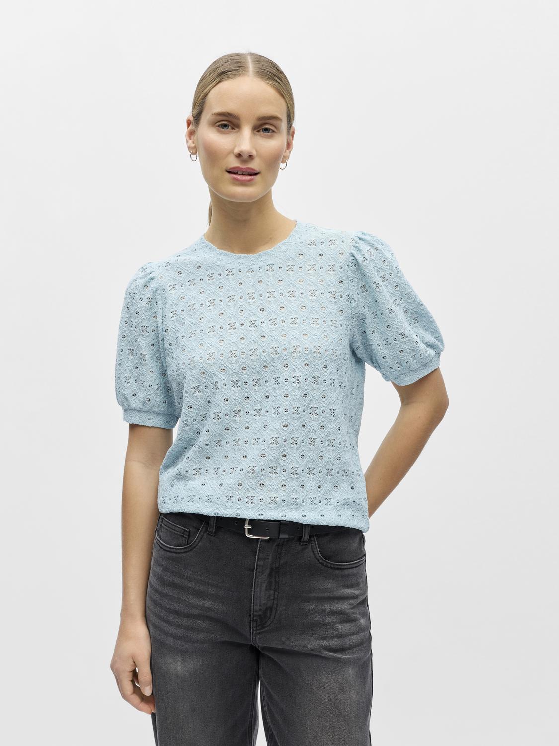model_shot-front